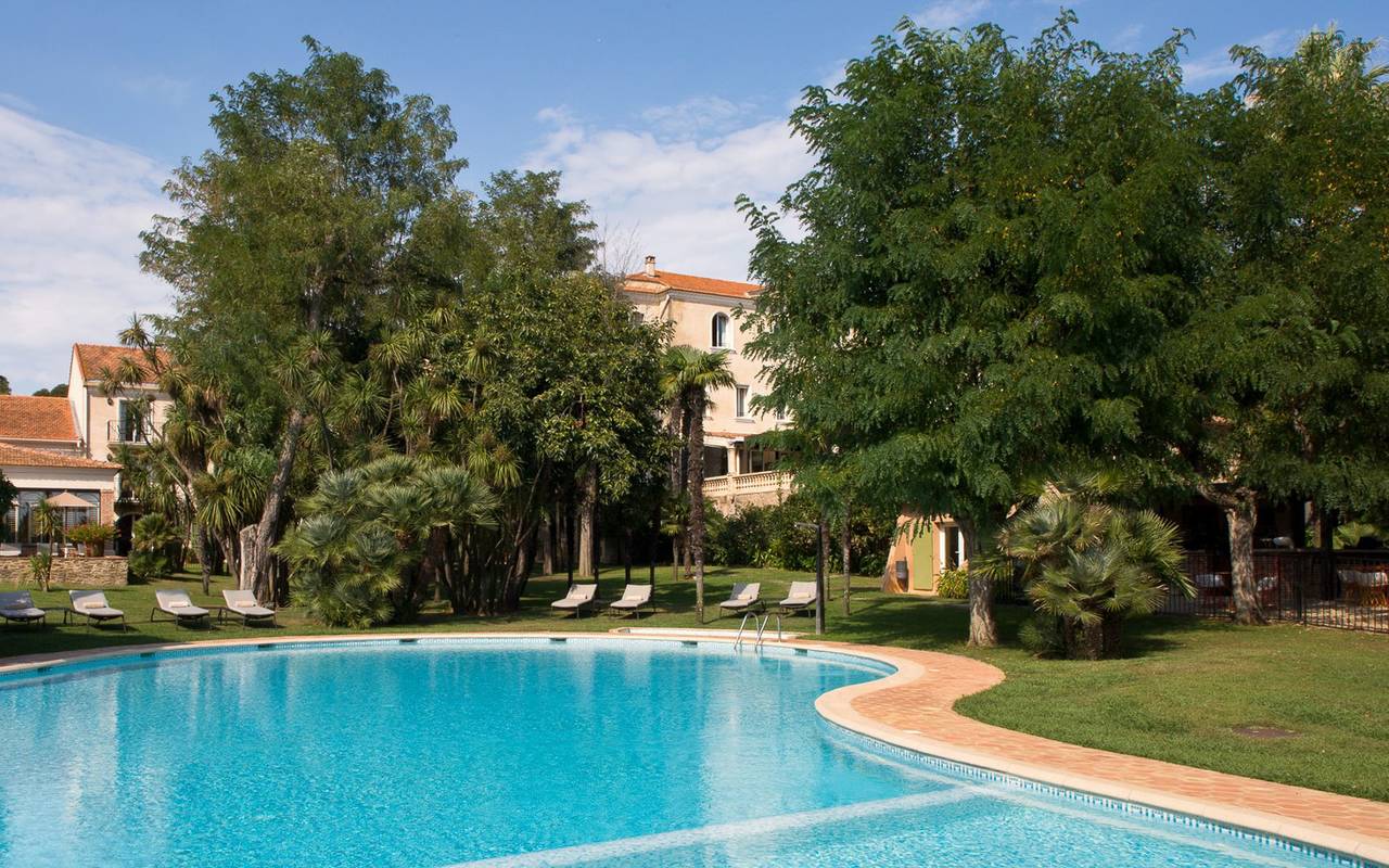 piscine-du-chateau-et-jardin-hotel-luxe-cote-d-azure-var-saint-topez-chateau-valmer